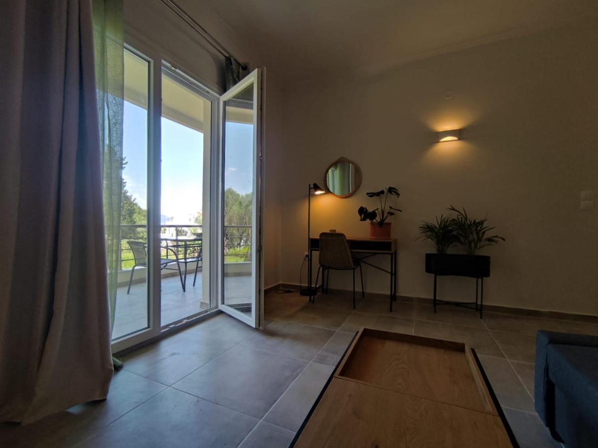 Coritos Apartments Corfu コントカリ エクステリア 写真